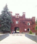 Холмские ворота. Вход в крепость с западного острова